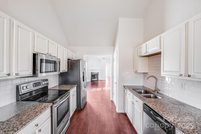 Foto del edificio - 1427 Jabbok Pl NW