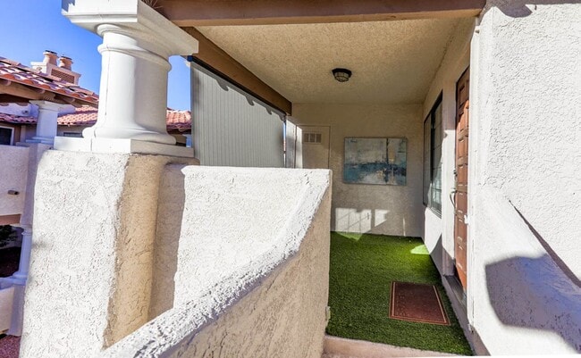 Building Photo - Beautifully 2 Bed, 2 Bath West Las Vegas Condo