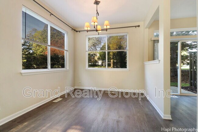Building Photo - 1364 Longchamps Ct