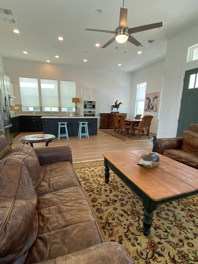 Open floor plan, 12’ ceilings, very light and bright - 4500 Grassland Dr