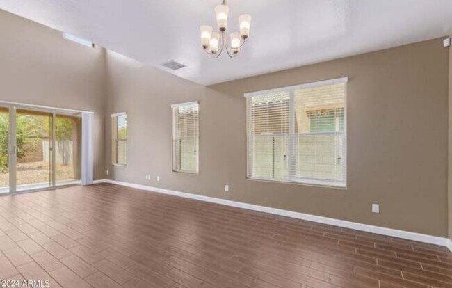 Foto del edificio - 4 BEDROOM IN VISTANCIA