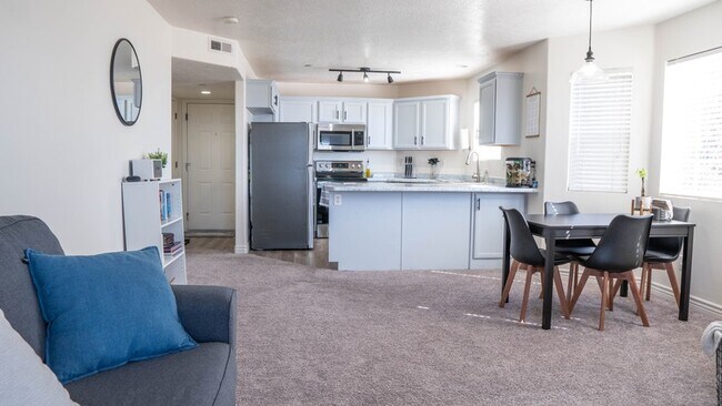 Foto del edificio - 1705 Westbury Way