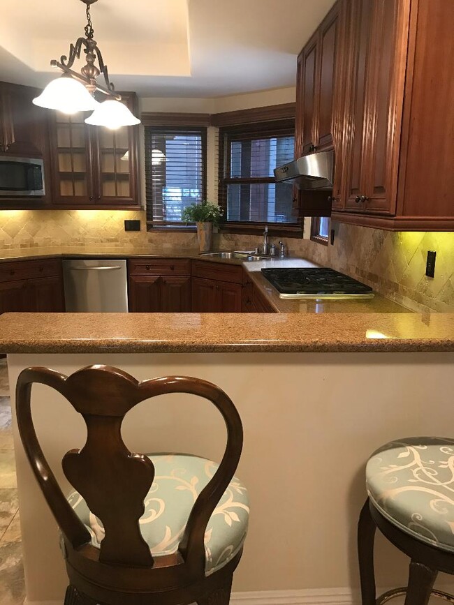 Kitchen - 7555 Eads Ave