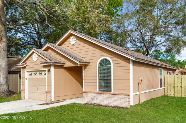 Foto del edificio - 9845 Paddlewheel Dr W