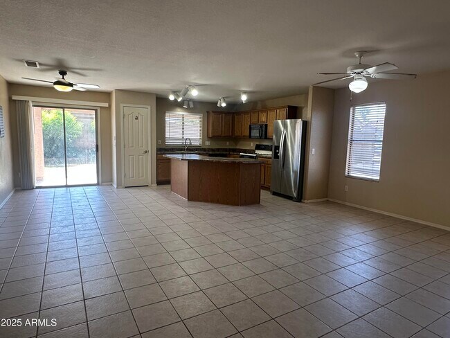 Building Photo - 16112 N 138th Dr