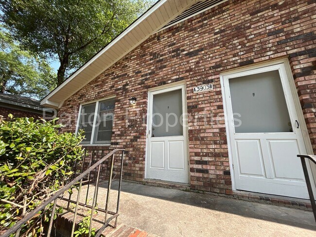 Foto del edificio - 3903 Bright Ave