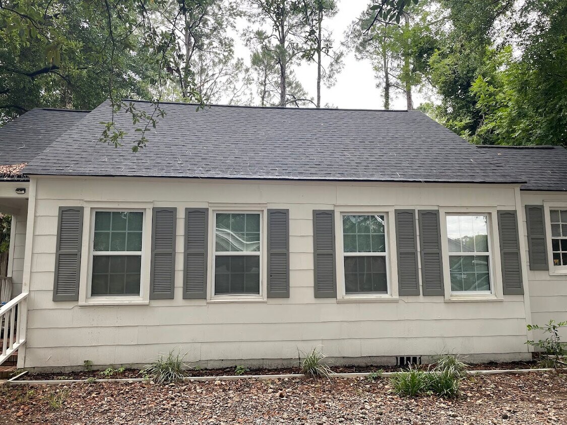 Foto principal - 1008 W 1st Ave
