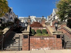 Building Photo - 225 Stanley Ave