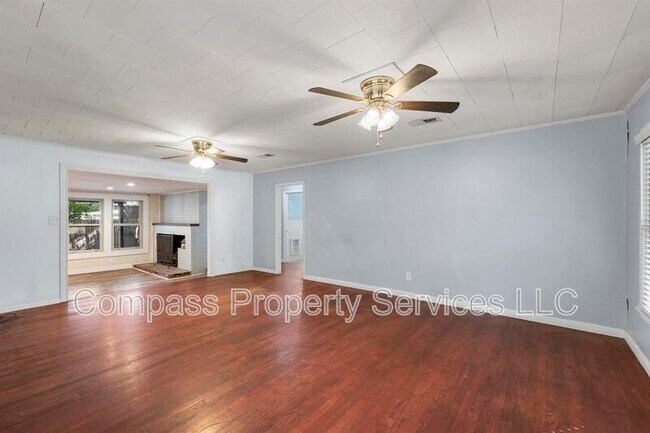 Building Photo - 1401 Springdale St