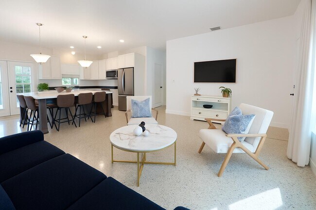 Foto del edificio - 513 E Whitney Dr