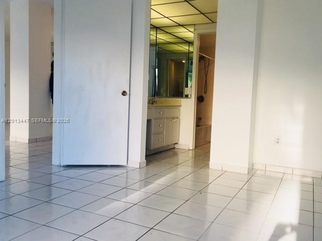 Foto del edificio - 77 Crandon Blvd