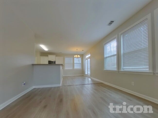 Foto del edificio - 5275 Argyll Ln