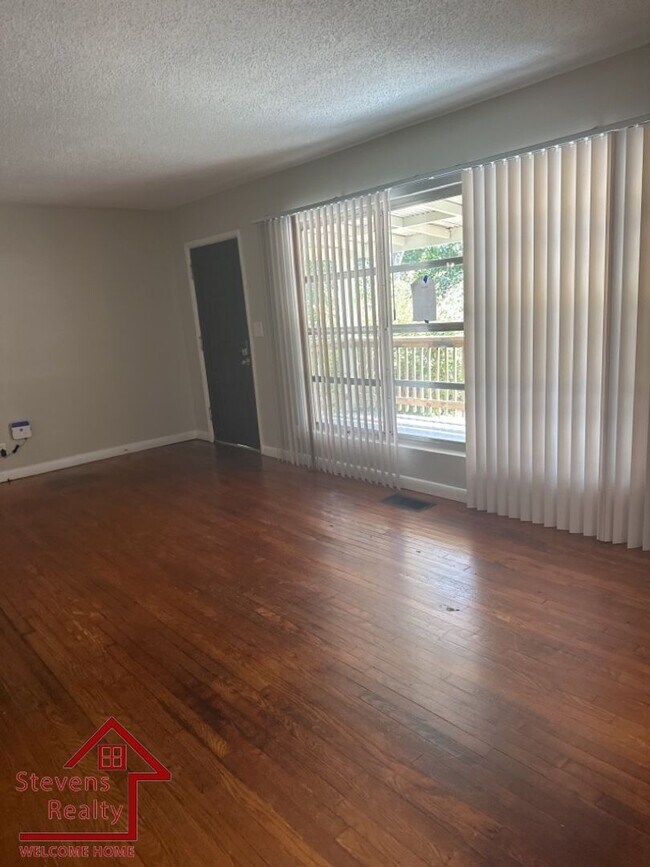 Foto del edificio - 3868 Mark Twain Cir