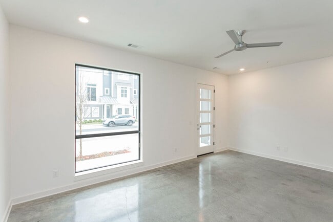 Foto del edificio - 415 Merritt Ave