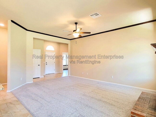 Building Photo - 4500 Oasis Ct