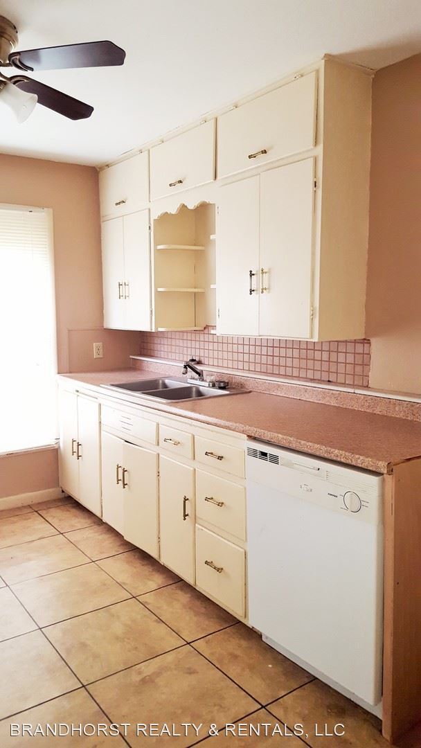 Foto del edificio - 3 br, 1 bath Apartment - 1014 N. Bradley