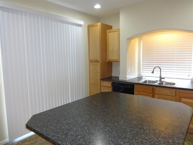 Foto del edificio - 9438 E 109th Ave