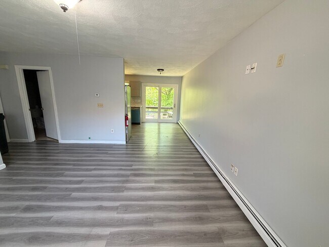 Building Photo - 28 Riverdale Ave