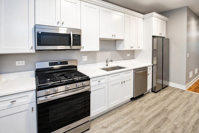 Foto del edificio - 5310 S Harper Ave
