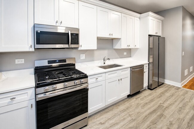 Building Photo - 5310 S Harper Ave