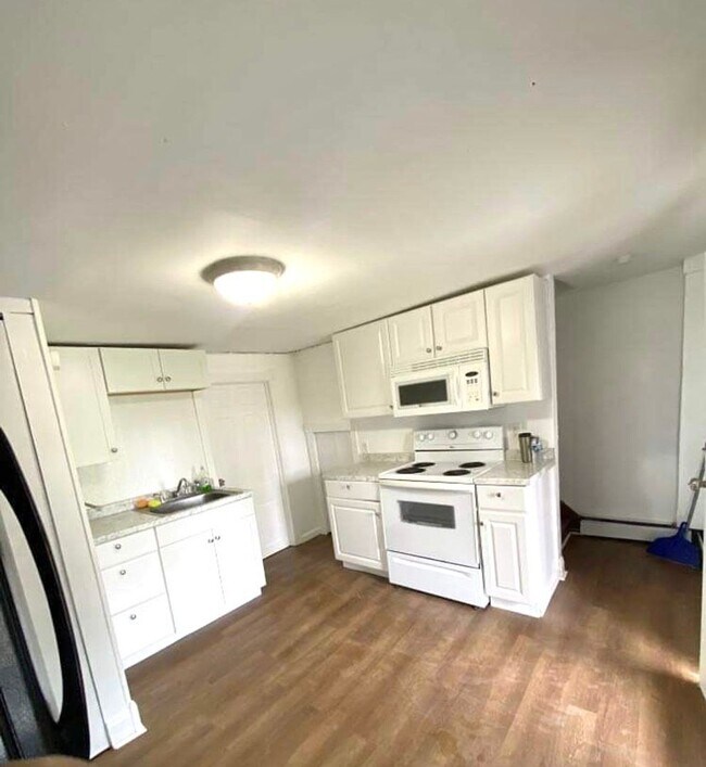 Building Photo - Whitehall Rental Listing