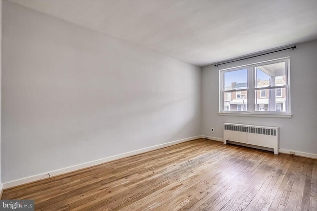 Building Photo - 1239 W 37th St
