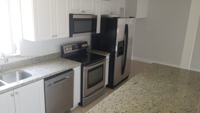 Foto del edificio - 3400 NW 7th St