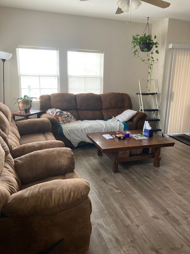 Foto del edificio - 3850 Juno Beach St