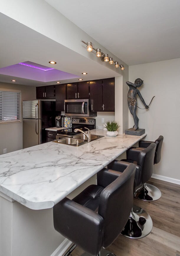 Modern Luxury Kitchen 1 - 1002 Windsong Cir