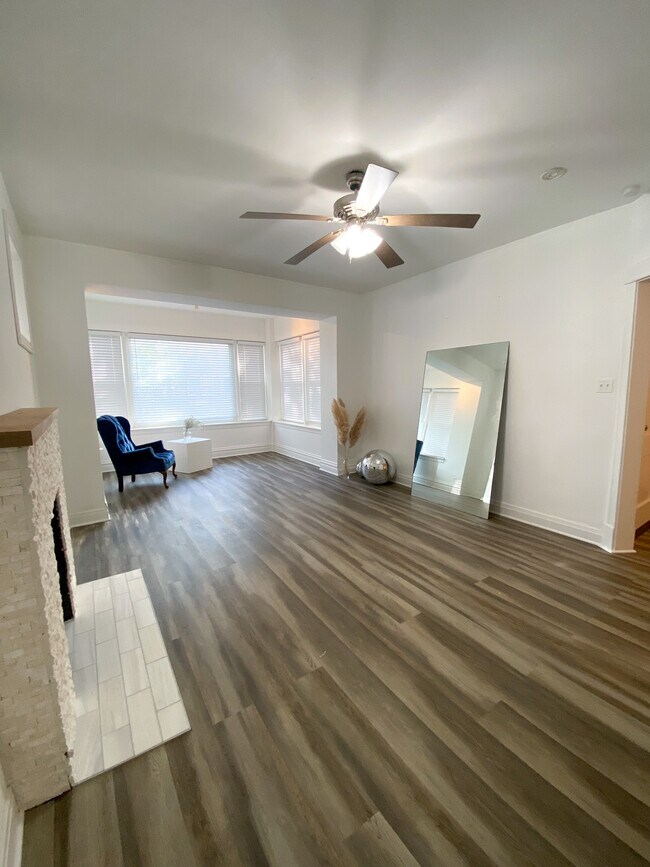 Foto del edificio - 4636 N Drake Ave