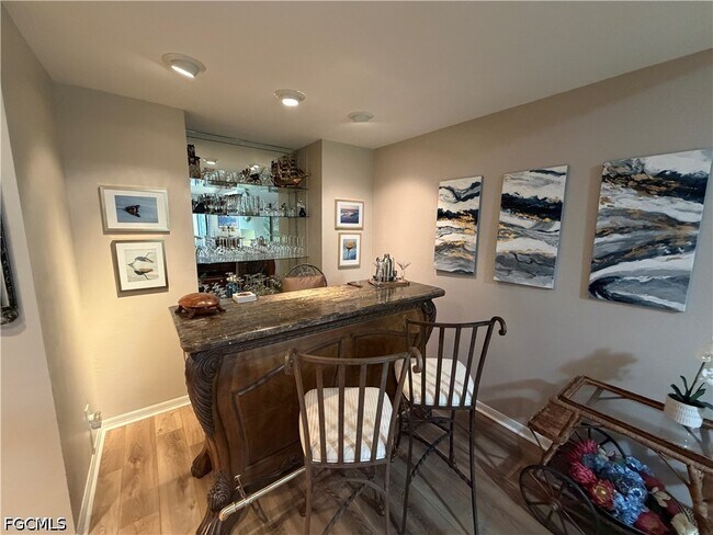 Foto del edificio - 5883 Sand Oak Dr