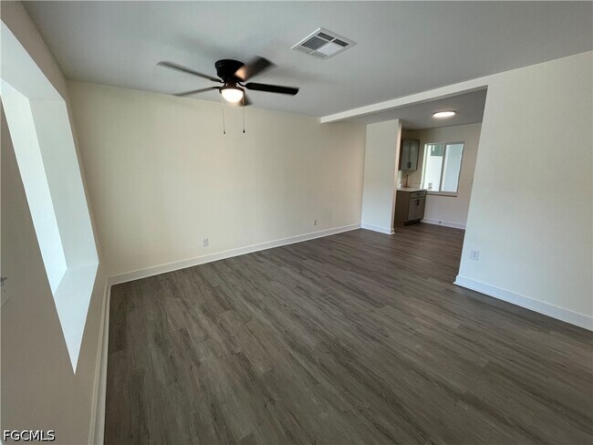 Building Photo - 233 Cape Coral Pkwy E