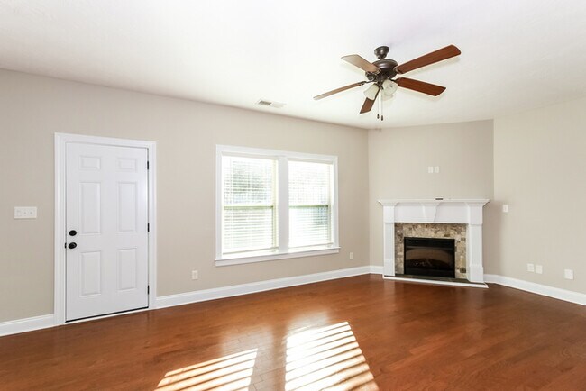 Foto del edificio - Wonderful 4 Bedroom Home in Grovetown, GA