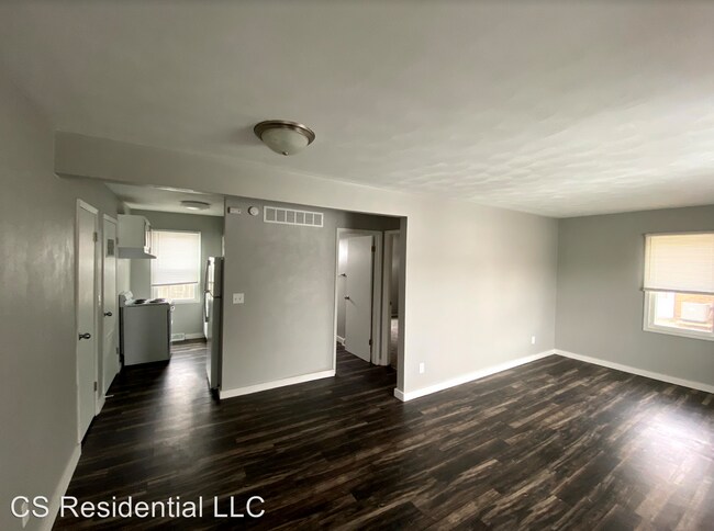 Building Photo - 313 E Locust St