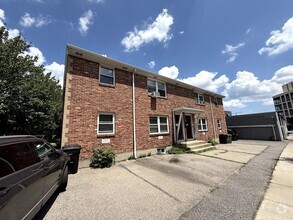 Building Photo - 17 Aldrich Rd