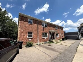 Building Photo - 17 Aldrich Rd