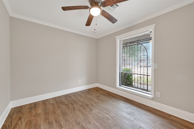 Building Photo - 11107 Cedarview Ln