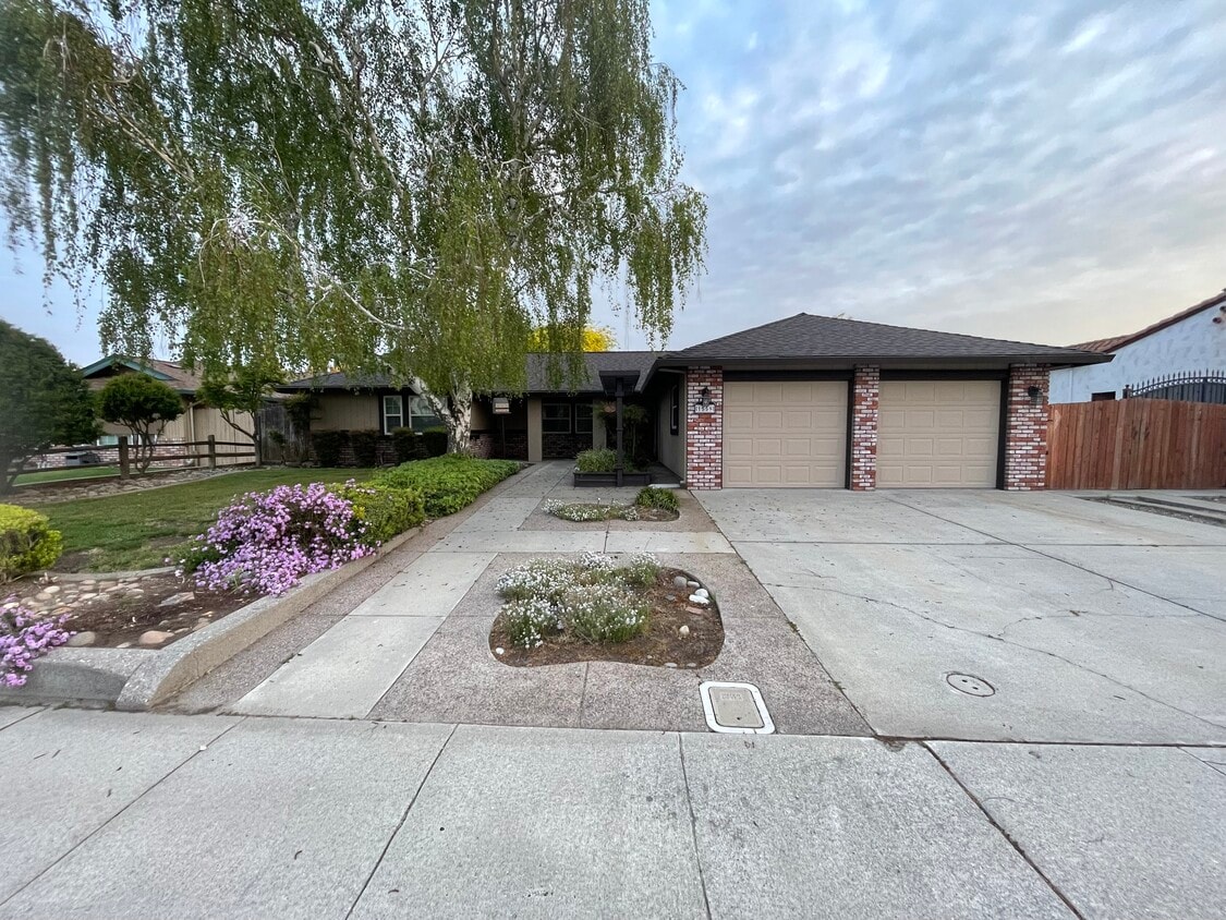 1559 Spring Creek Way, Manteca, CA 95337 House Rental in Manteca, CA