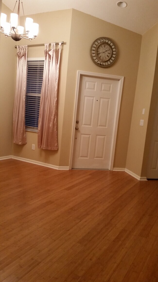 Foto del edificio - 350 E Coral Trace Cir