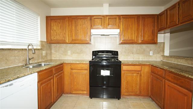 Foto del edificio - 7409 Meadow Creek Dr