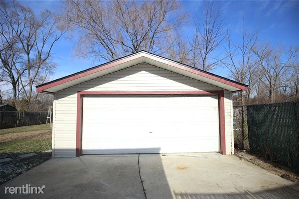 Building Photo - 15333 Wendy St