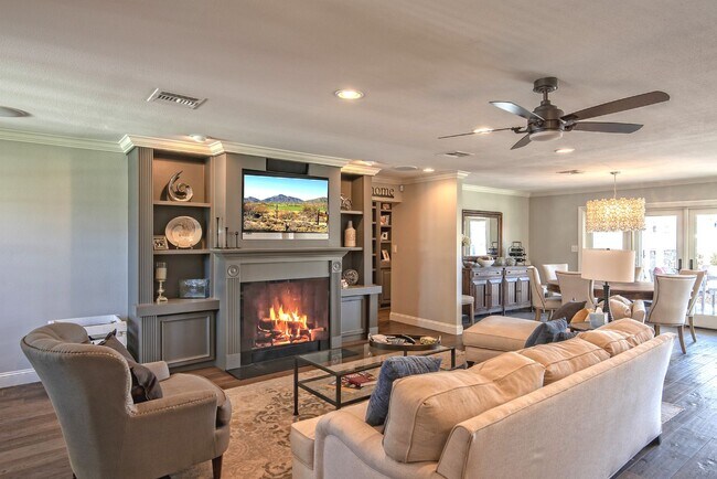 Foto del edificio - Rates Vary: $6,495 - $12,495