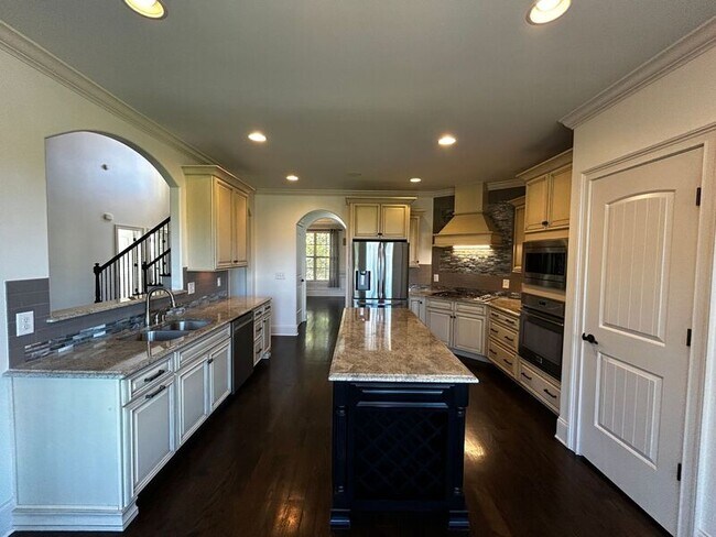 Building Photo - 4505 Hyannis Ct