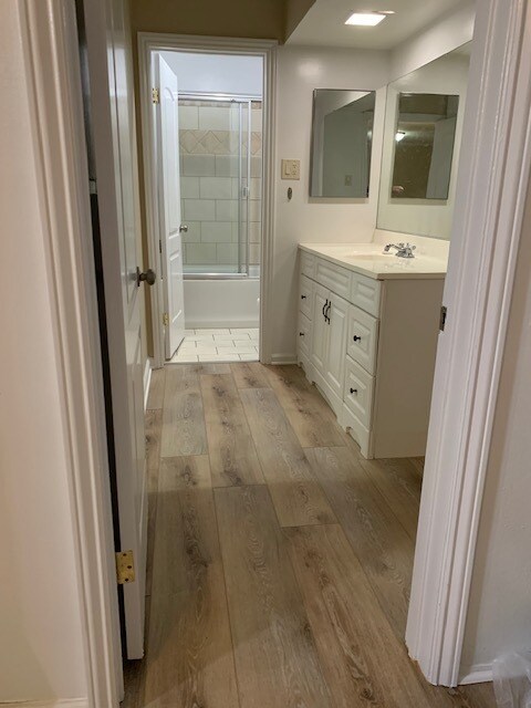 Vanity Area separate from bath - 400 N Acacia Ave