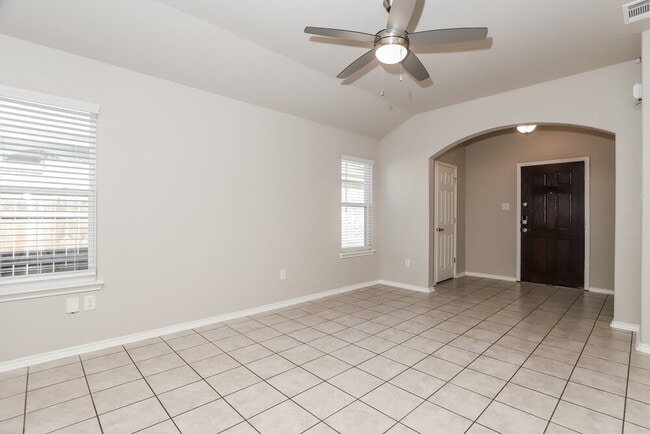 Building Photo - 119 Katy Post