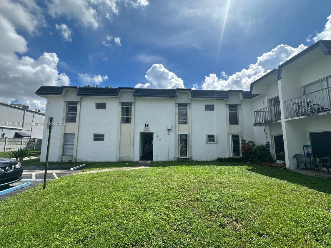 Foto principal - 7215 SW 94th Pl
