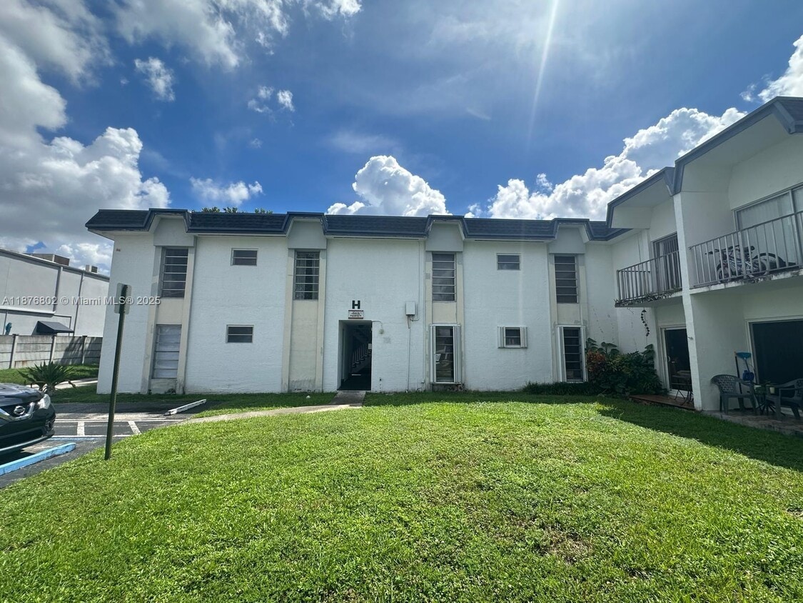 Primary Photo - 7215 SW 94th Pl