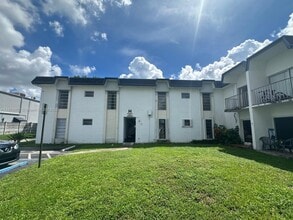 Building Photo - 7215 SW 94th Pl