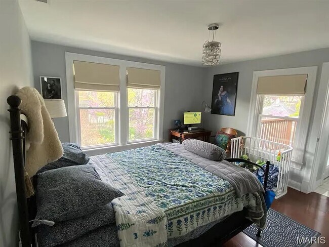 Foto del edificio - 439 Alma Ave