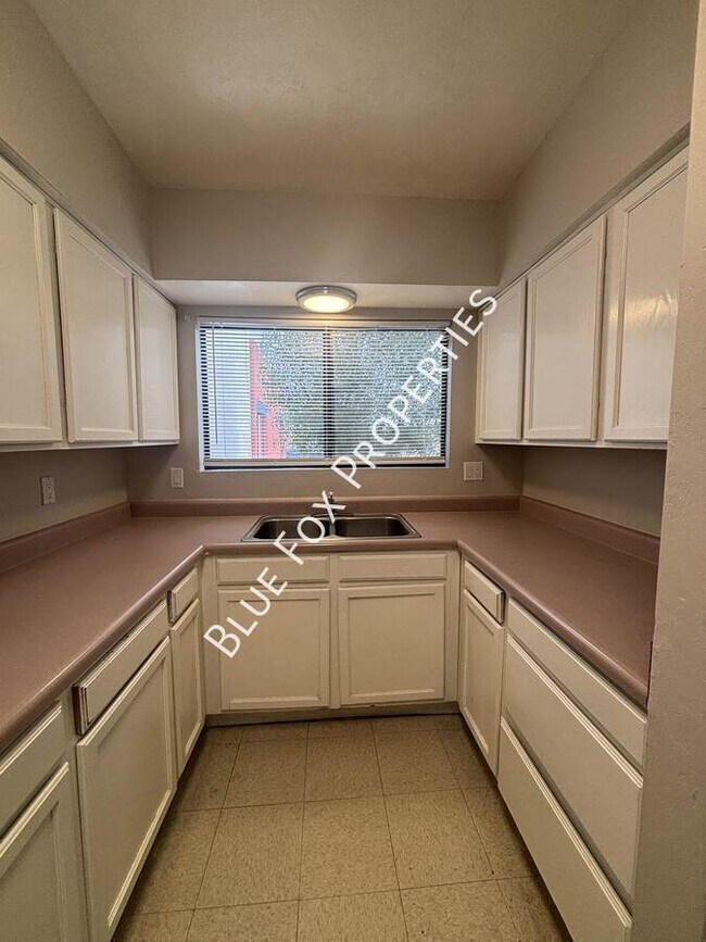 Foto del edificio - 110 W Delano St